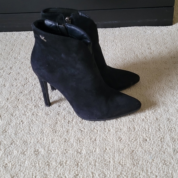 Fox & Dogs Booties - Picture 6 of 10